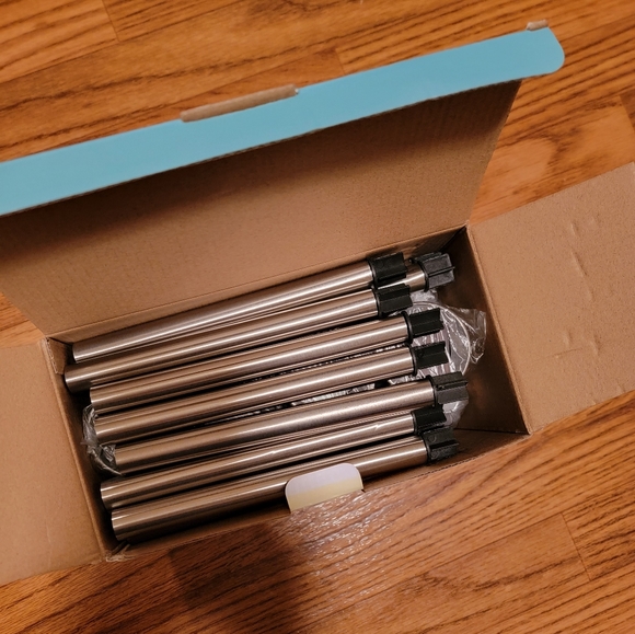 NIB 12 pack Solar Outdoor LED Lights - Picture 6 of 11